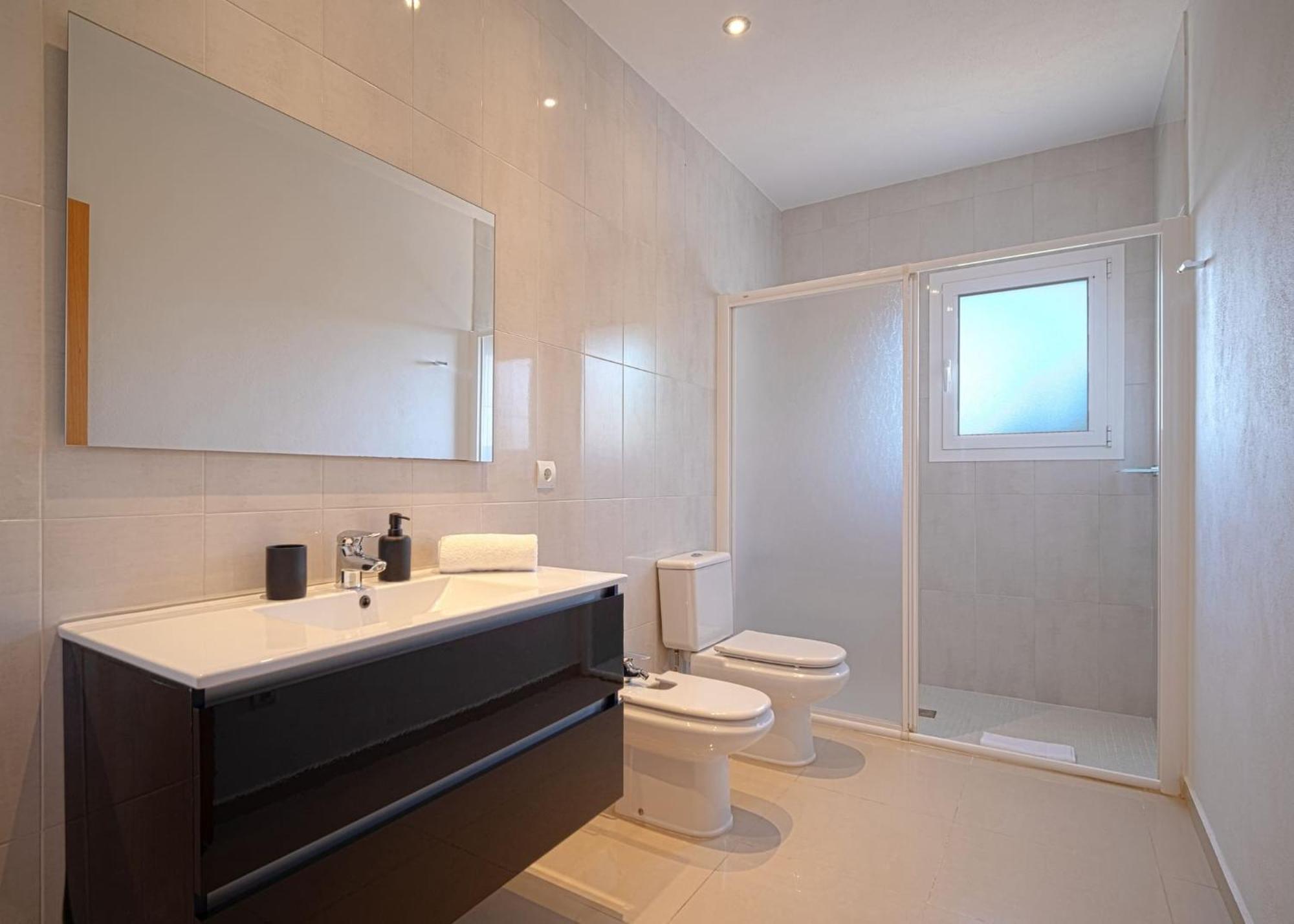 Villa Romeo 2Km From Ibiza Town And 1Km From Talamanca Beach Santa Eularia des Riu Buitenkant foto