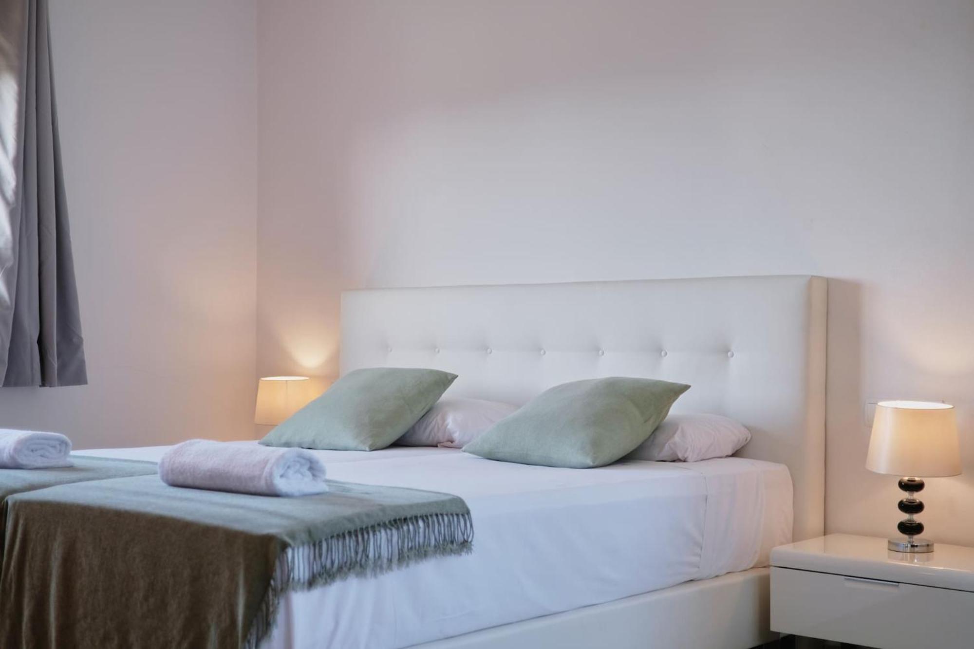 Villa Romeo 2Km From Ibiza Town And 1Km From Talamanca Beach Santa Eularia des Riu Buitenkant foto