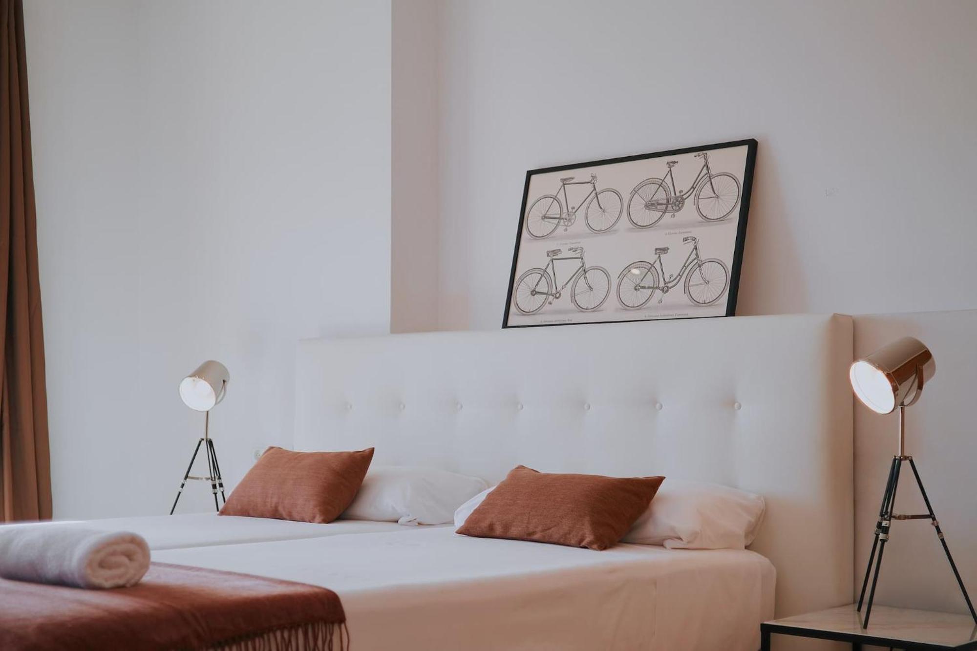 Villa Romeo 2Km From Ibiza Town And 1Km From Talamanca Beach Santa Eularia des Riu Buitenkant foto