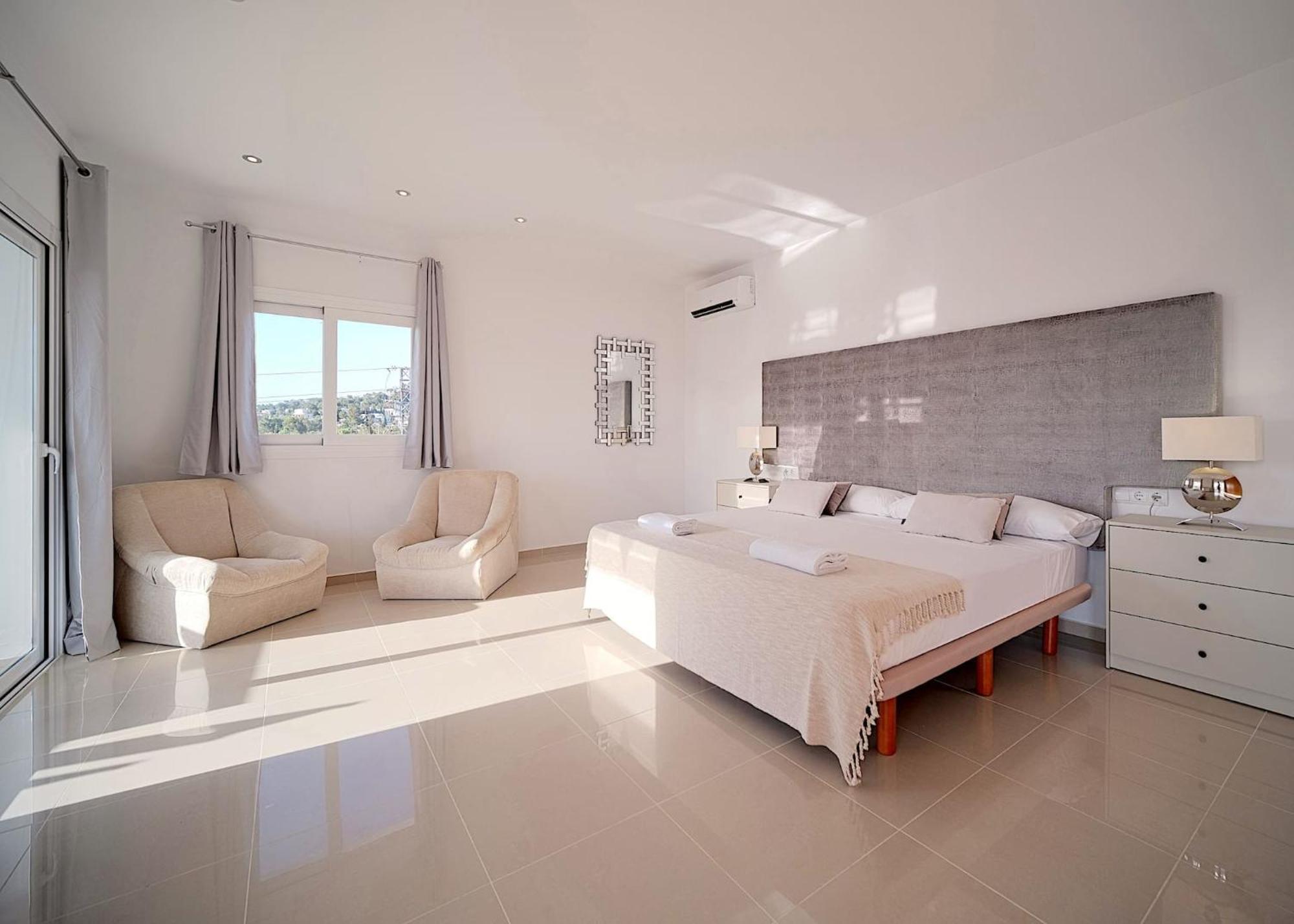 Villa Romeo 2Km From Ibiza Town And 1Km From Talamanca Beach Santa Eularia des Riu Buitenkant foto