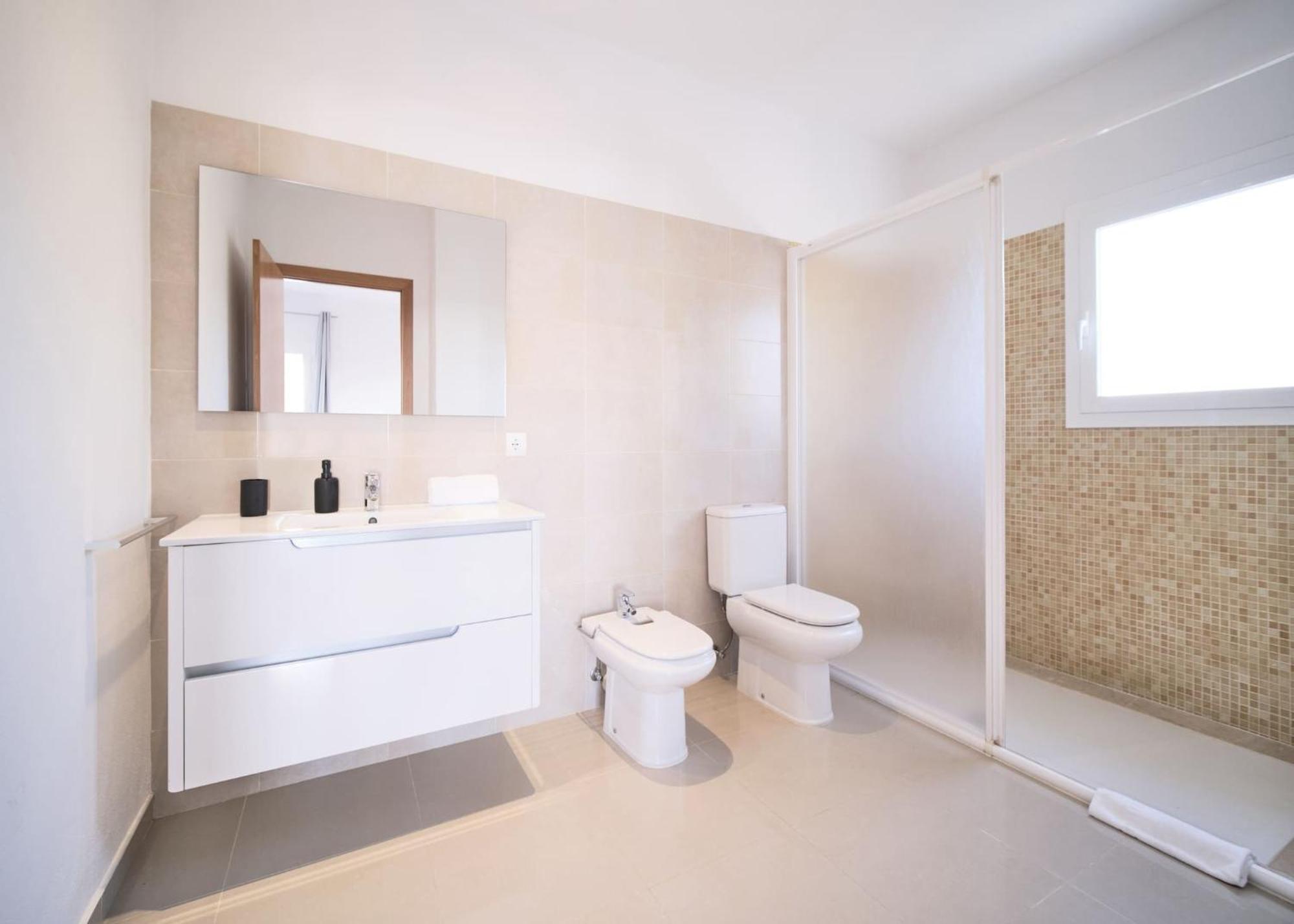 Villa Romeo 2Km From Ibiza Town And 1Km From Talamanca Beach Santa Eularia des Riu Buitenkant foto