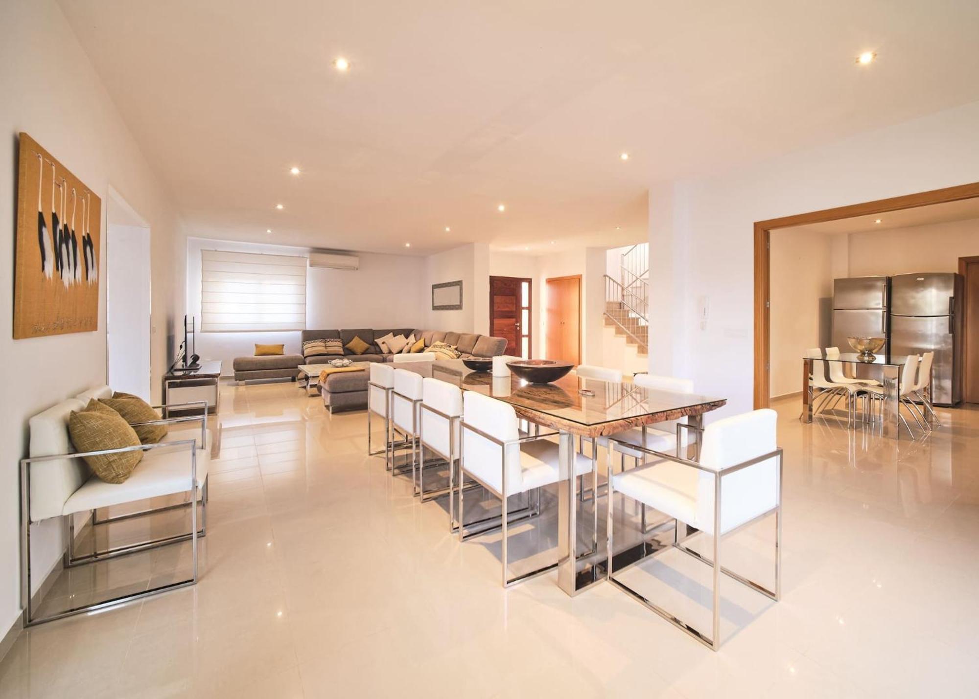 Villa Romeo 2Km From Ibiza Town And 1Km From Talamanca Beach Santa Eularia des Riu Buitenkant foto