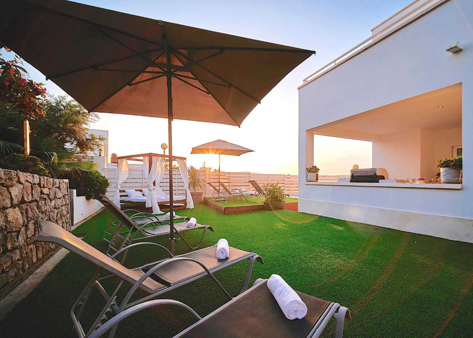 Villa Romeo 2Km From Ibiza Town And 1Km From Talamanca Beach Santa Eularia des Riu Buitenkant foto