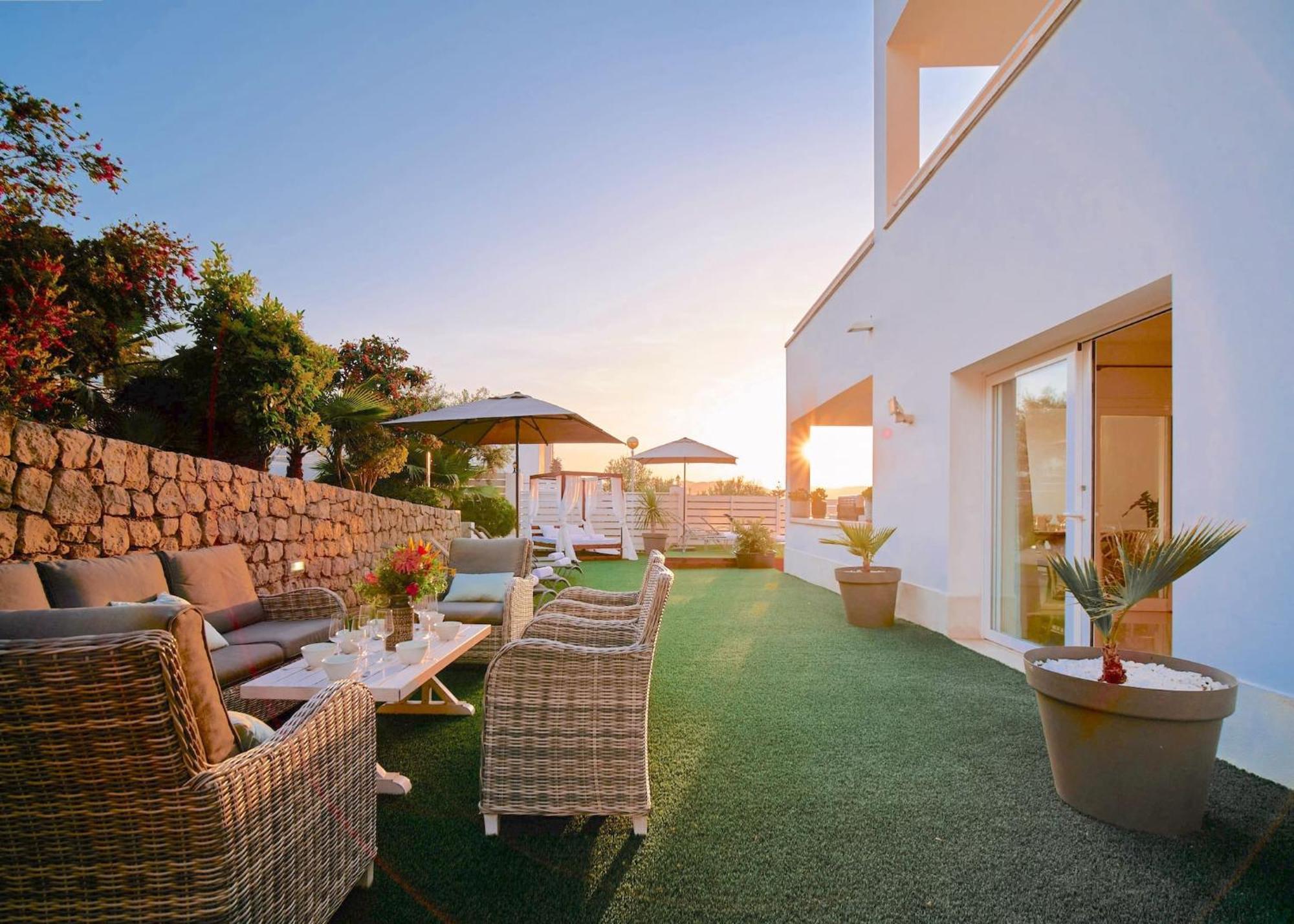 Villa Romeo 2Km From Ibiza Town And 1Km From Talamanca Beach Santa Eularia des Riu Buitenkant foto