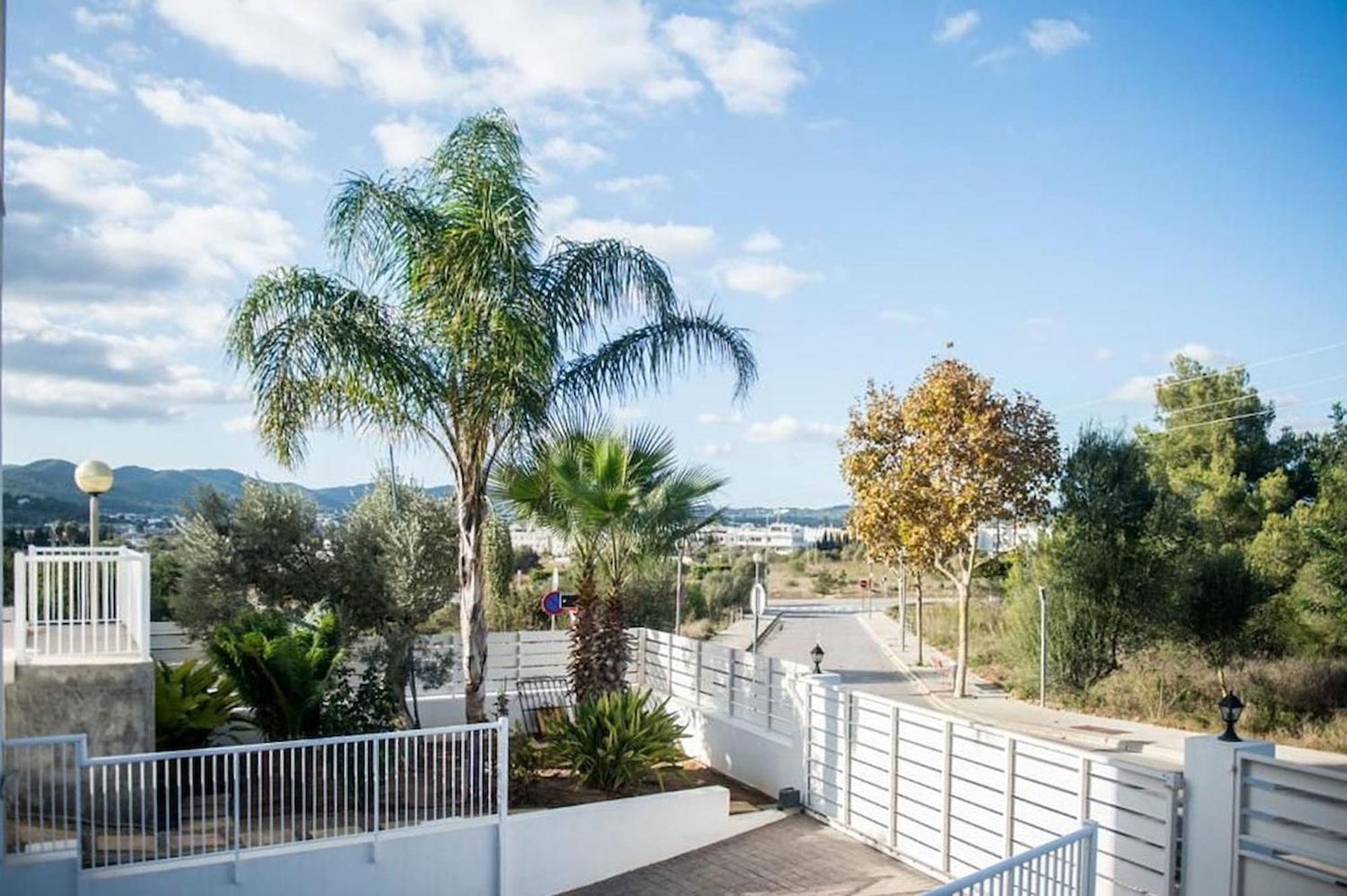 Villa Romeo 2Km From Ibiza Town And 1Km From Talamanca Beach Santa Eularia des Riu Buitenkant foto